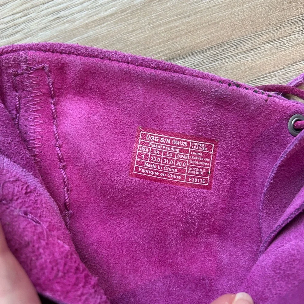 UGG AUSTRALIA Girl’s sz 1 'Kaysa' Purple Fuscia Suede Moccasin Fringe Booties